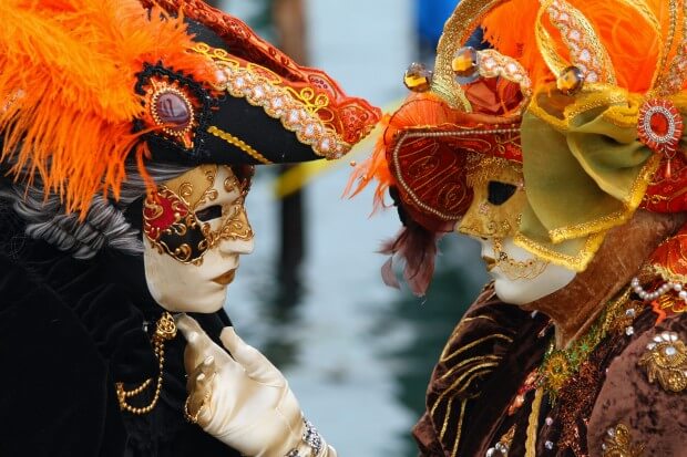 Venice Carnival Masked Lovers 2010 e1455436337884 - Learning to Find your Authentic Self Vs. your "False Self"