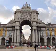 Main Plaza Lisbon 235x216 - PushLiving Network